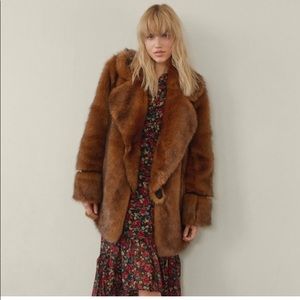 ISO vintage faux fur jacket Nastygal